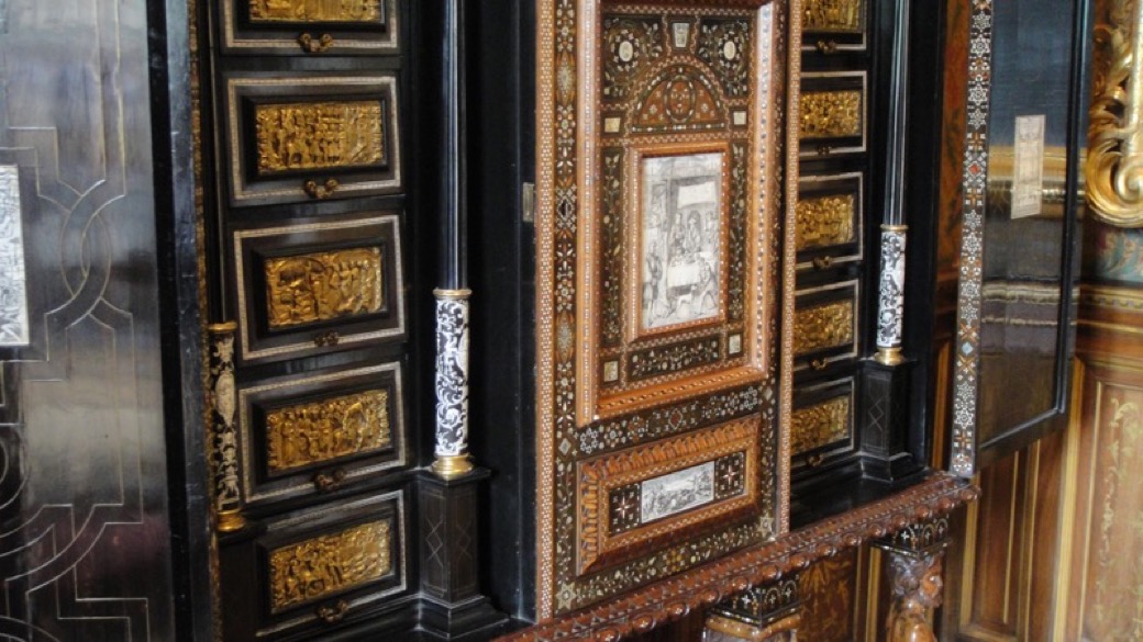 italian_cabinet-detail