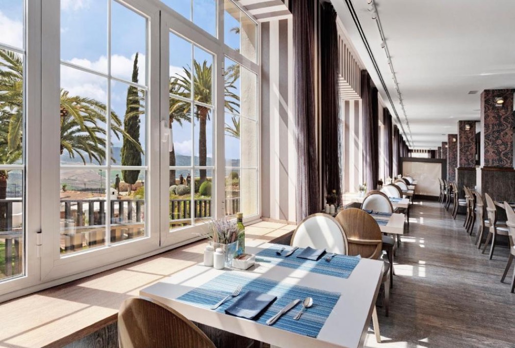 Catalonia Reina Victoria Restauracion