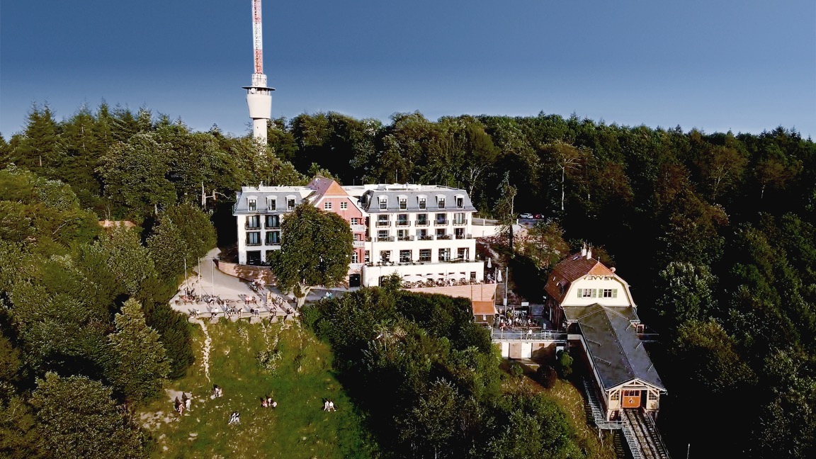 Hotel Kõnigstuhl Front